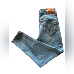 Levi’s High Waisted Mom Jeans Size 30 Cropped Vintage Wash Denim